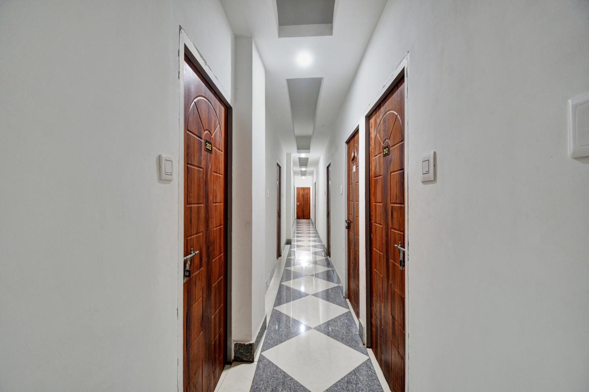 Super Hotel O Royal Empire Kolkata Exterior photo
