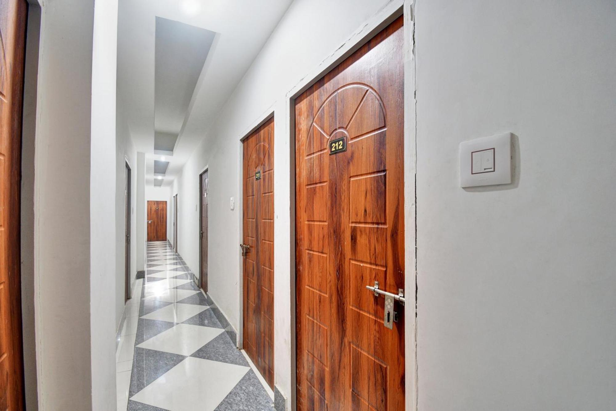Super Hotel O Royal Empire Kolkata Exterior photo